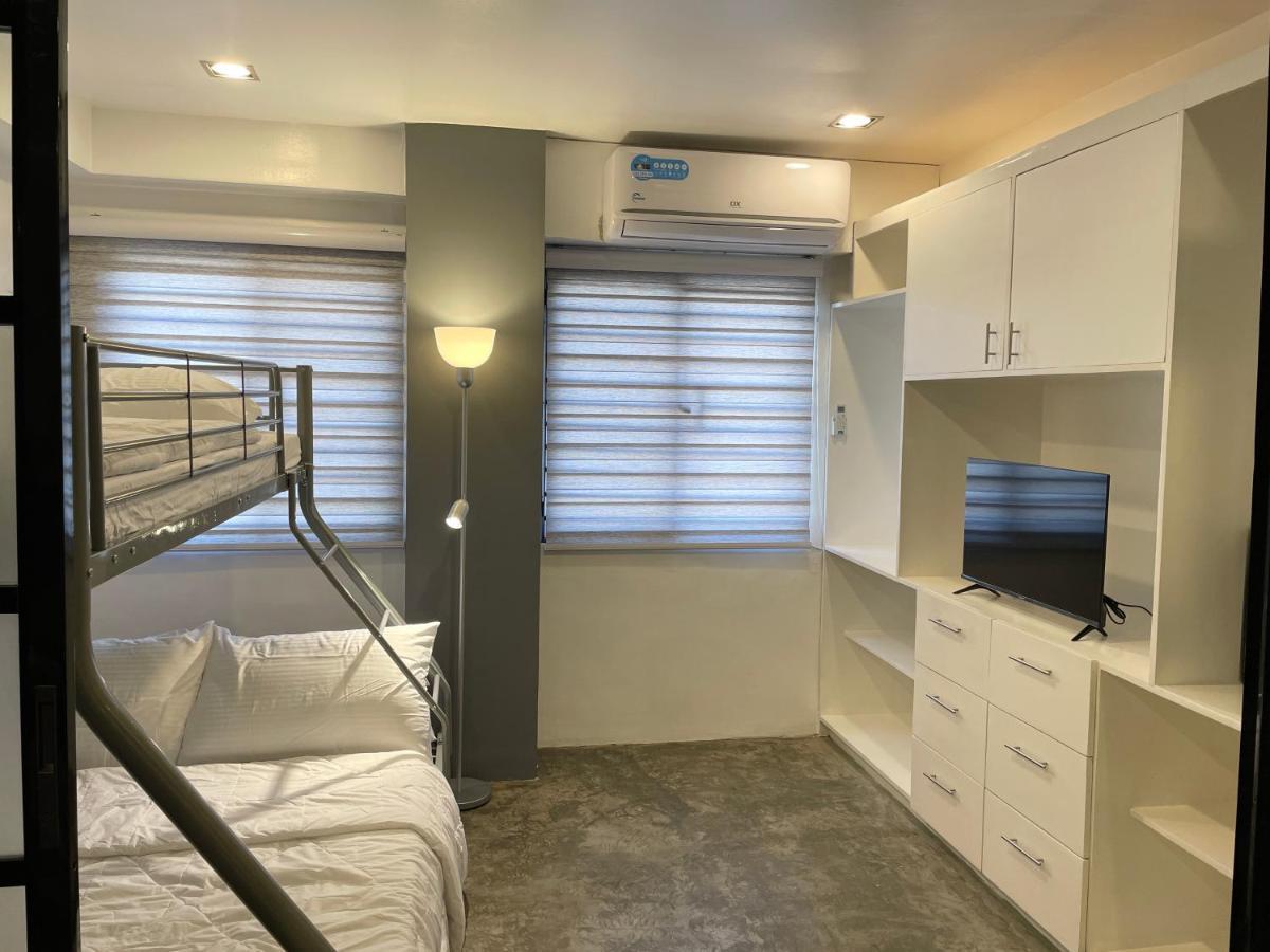 Crib 252 Subic Bay Aparthotel Bagian luar foto