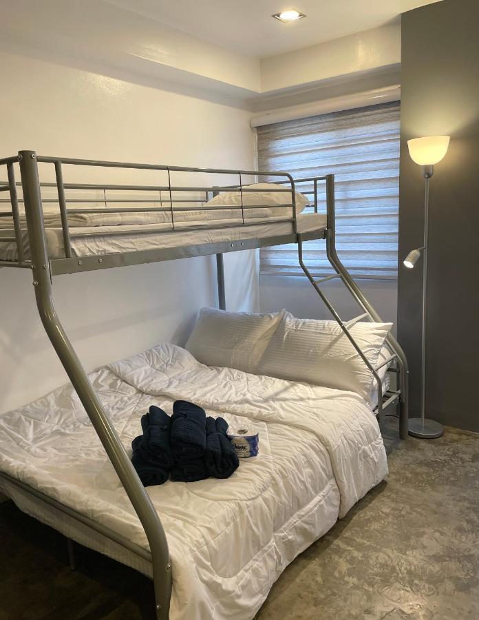 Crib 252 Subic Bay Aparthotel Bagian luar foto