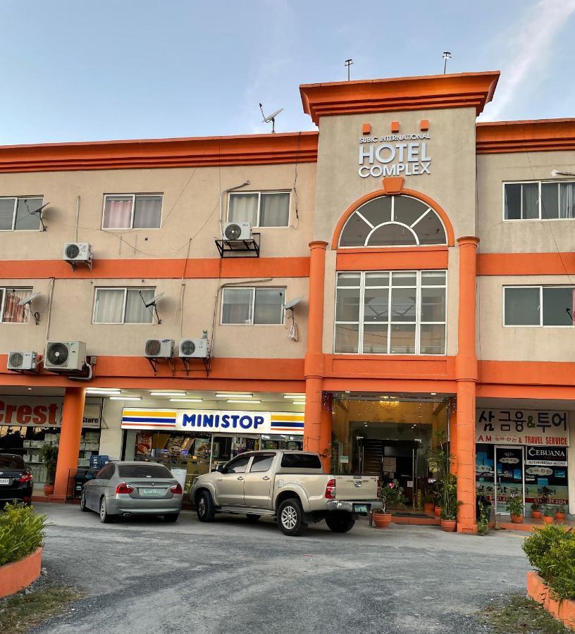 Crib 252 Subic Bay Aparthotel Bagian luar foto